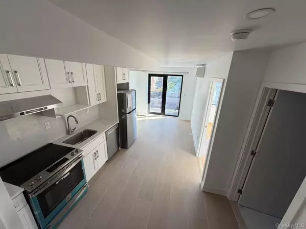 Flushing, NY 11358,165-02 Sanford AVE #201