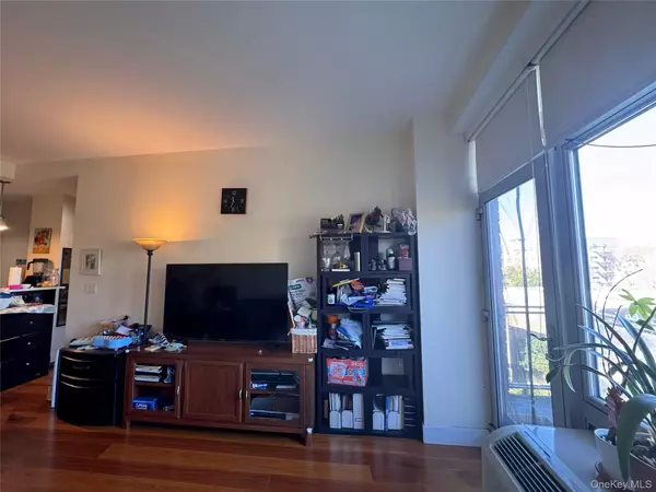 Flushing, NY 11354,14021 32nd AVE #5C