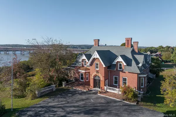 12 Monell PL, Beacon, NY 12508
