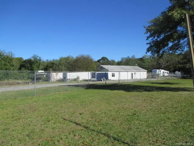 2565 Montauk HWY, Brookhaven, NY 11719