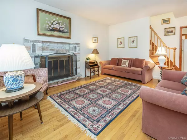 Glen Cove, NY 11542,8 Cambridge