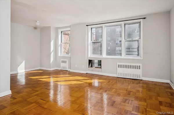 Yonkers, NY 10710,3 Sadore LN #2J