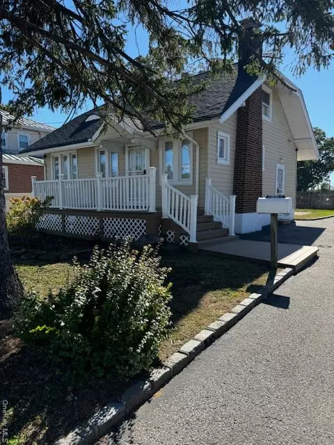 Oceanside, NY 11572,18 Homecrest CT