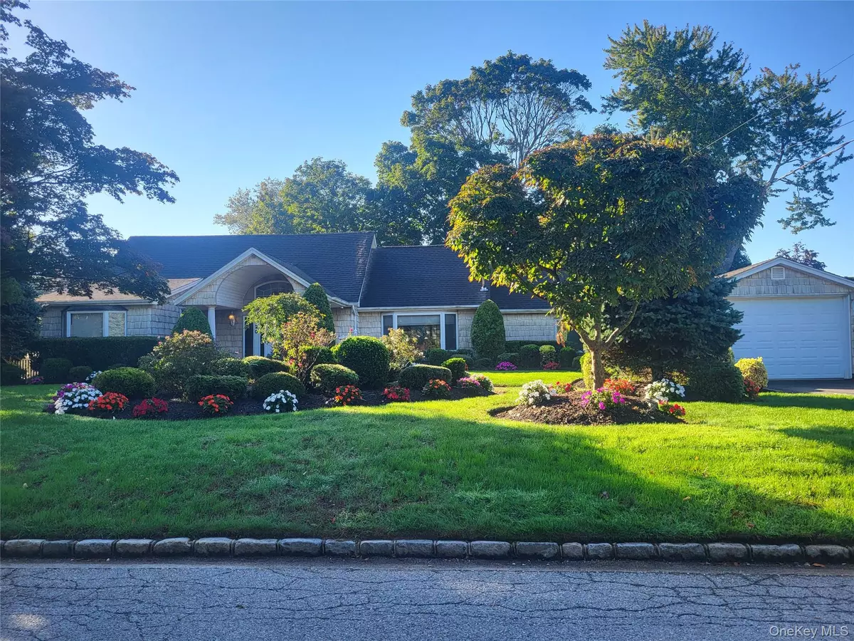 Massapequa, NY 11758,120 Dartmouth RD