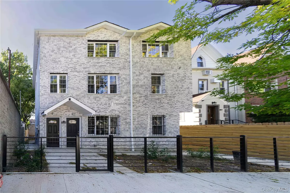 Glendale, NY 11385,7036 70th ST