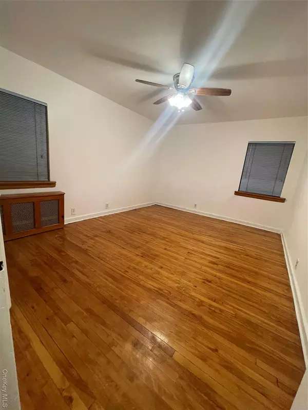 Fresh Meadows, NY 11365,196-61 69 AVE #1st FL