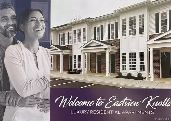 221 Eastview DR #22, Central Islip, NY 11722