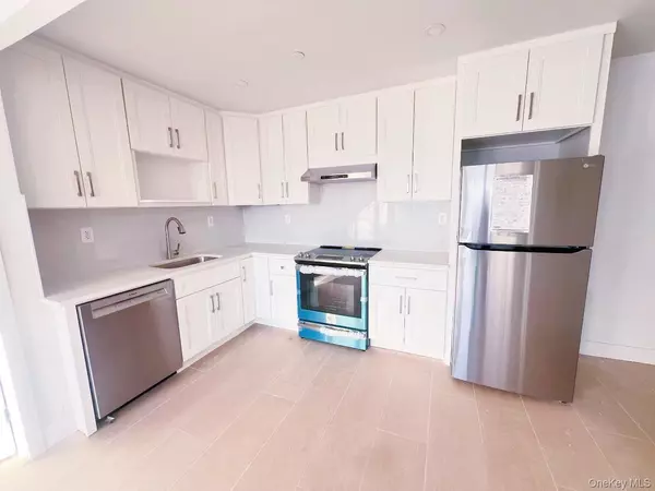 Flushing, NY 11358,165-02 Sanford AVE #205