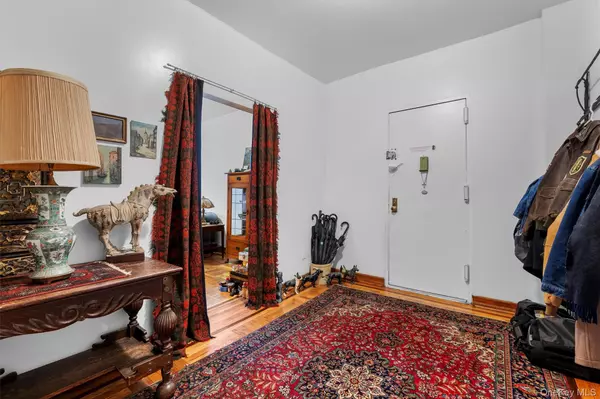 Bronx, NY 10460,1670 Longfellow AVE #4A