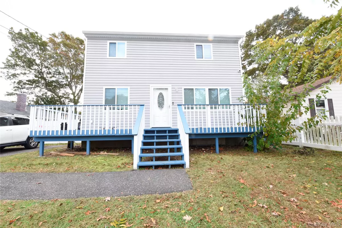 Mastic Beach, NY 11951,18 Pennwood DR