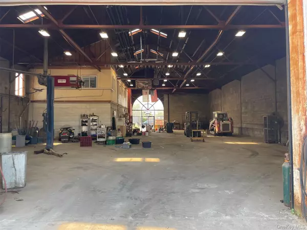 Island Park, NY 11558,4 Pettit PL