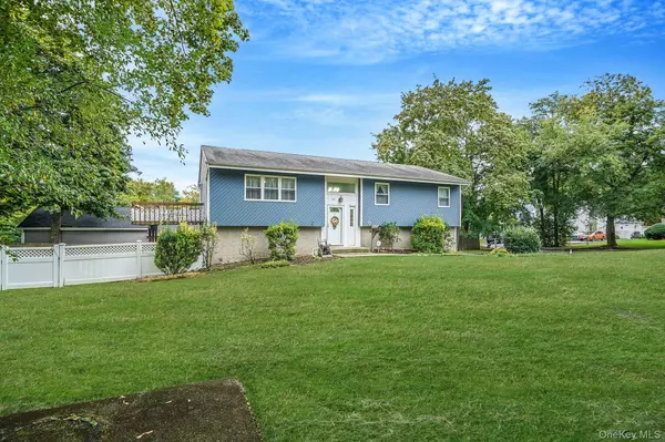 Kings Park, NY 11754,3 Selmar CT
