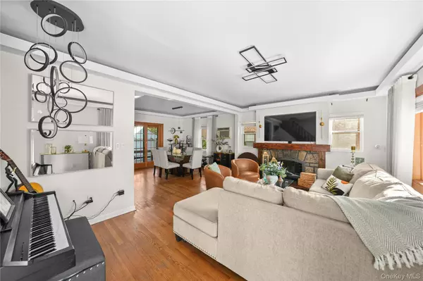 Beechhurst, NY 11357,163-37 15 DR