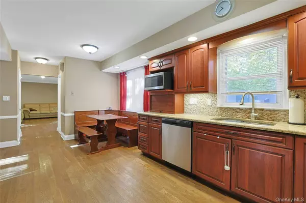 Suffern, NY 10901,2 Lancaster DR