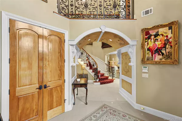 Oyster Bay, NY 11771,5 Schoolhouse CT