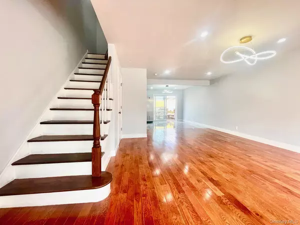 Whitestone, NY 11357,166-65 17th RD