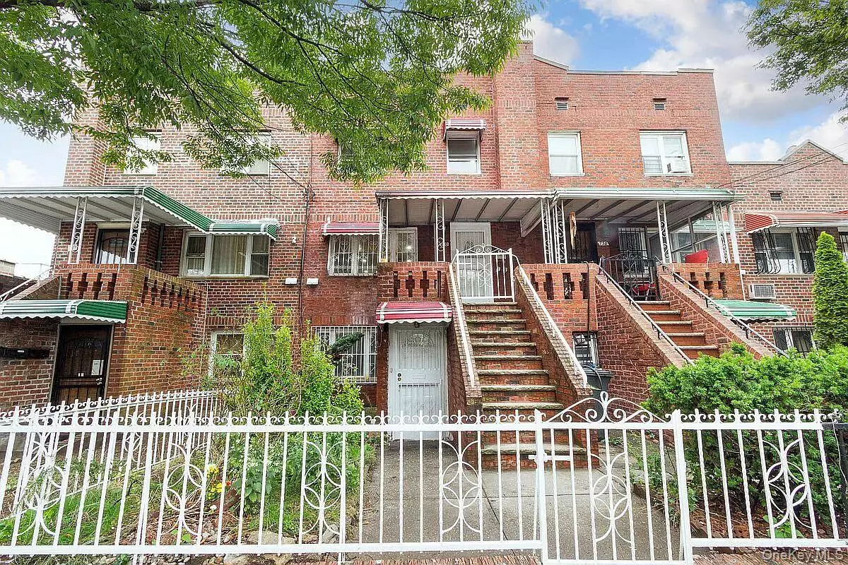 Brooklyn, NY 11236,740 E 94th ST #1