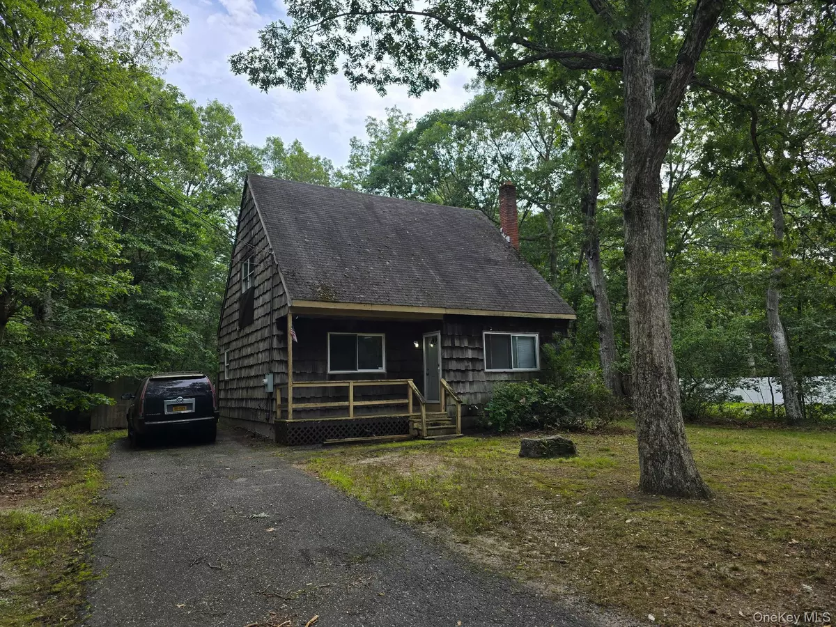 Coram, NY 11727,58 Norfleet LN