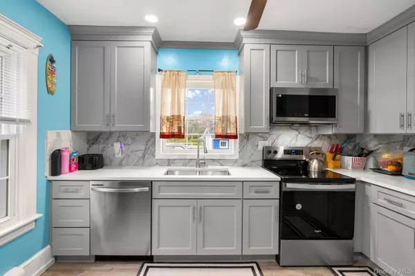 Poughkeepsie, NY 12601,72 Ferris LN