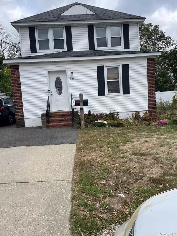 825 County Line RD, Amityville, NY 11701
