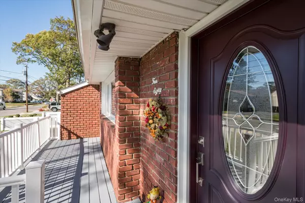 Lindenhurst, NY 11757,480 N Greene AVE