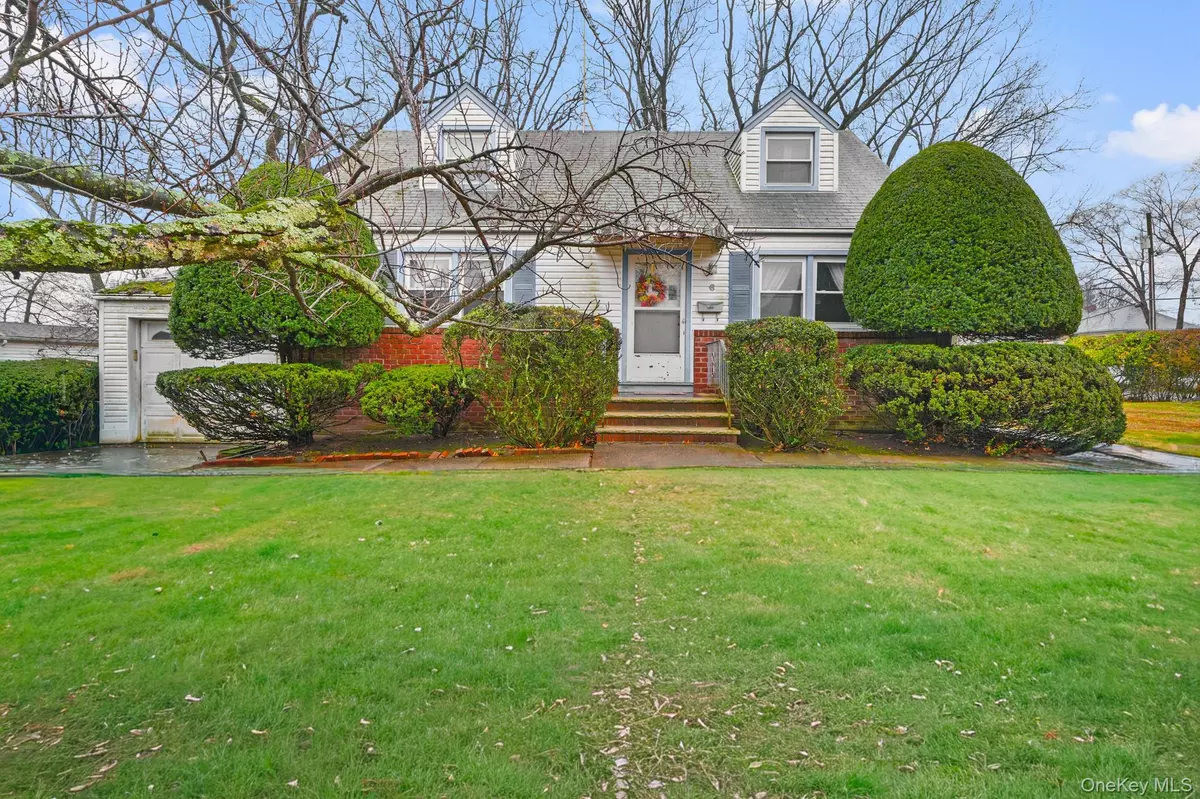 Pearl River, NY 10965,6 Lombardi RD