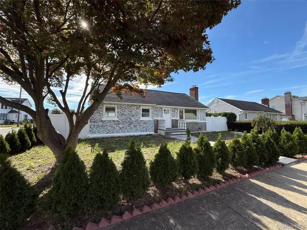 Hicksville, NY 11801,57 Princess ST