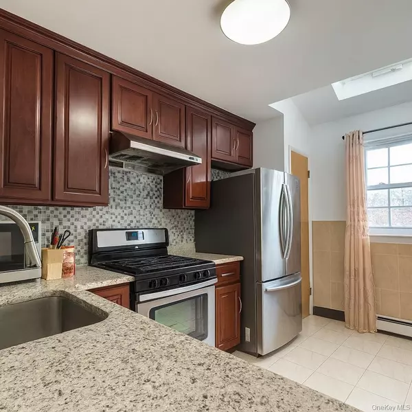 Maybrook, NY 12543,202 Blake RD
