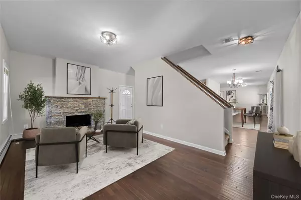 Rocky Point, NY 11778,80 Prince RD