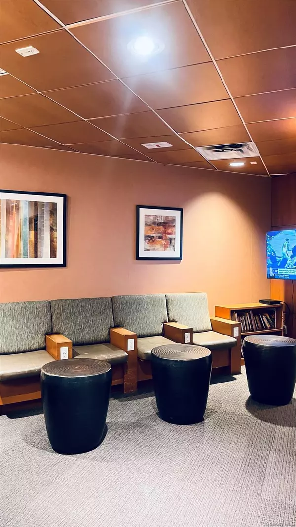 New York (manhattan), NY 10016,330 E 38th ST #53K