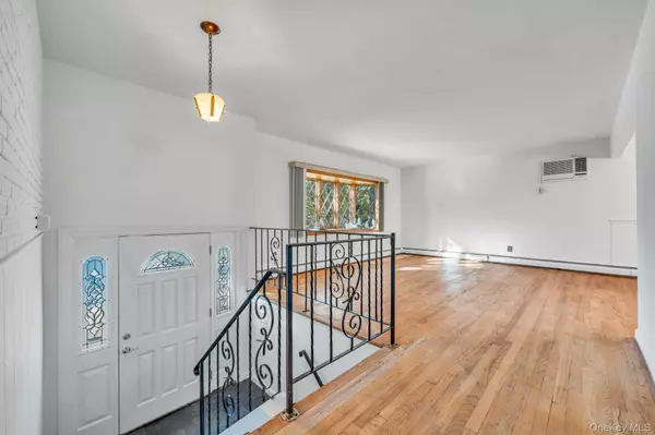 Sayville, NY 11782,31 Virginia CT