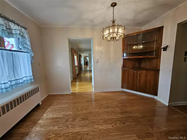 Hicksville, NY 11801,35 Elwood AVE
