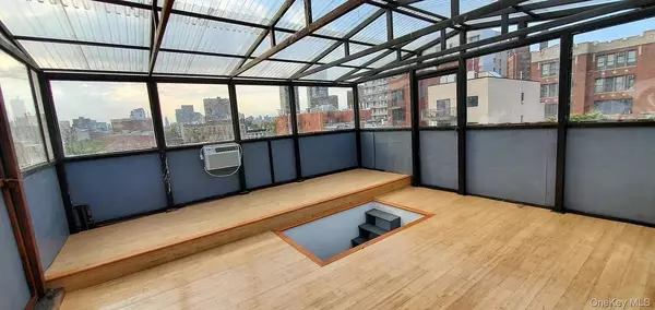 New York (manhattan), NY 10035,421 E 119th ST