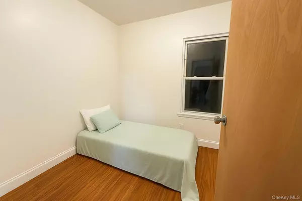 Bronx, NY 10460,557 Van Nest AVE