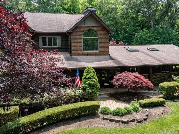 Greenlawn, NY 11740,6 Arbutus RD