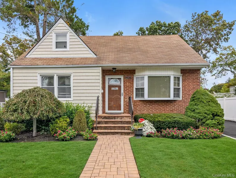 2207 Van Nostrand AVE, Merrick, NY 11566