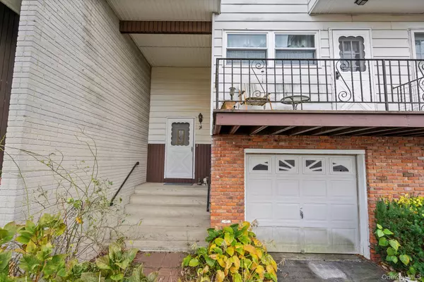 24 Russet RD, Poughkeepsie, NY 12601