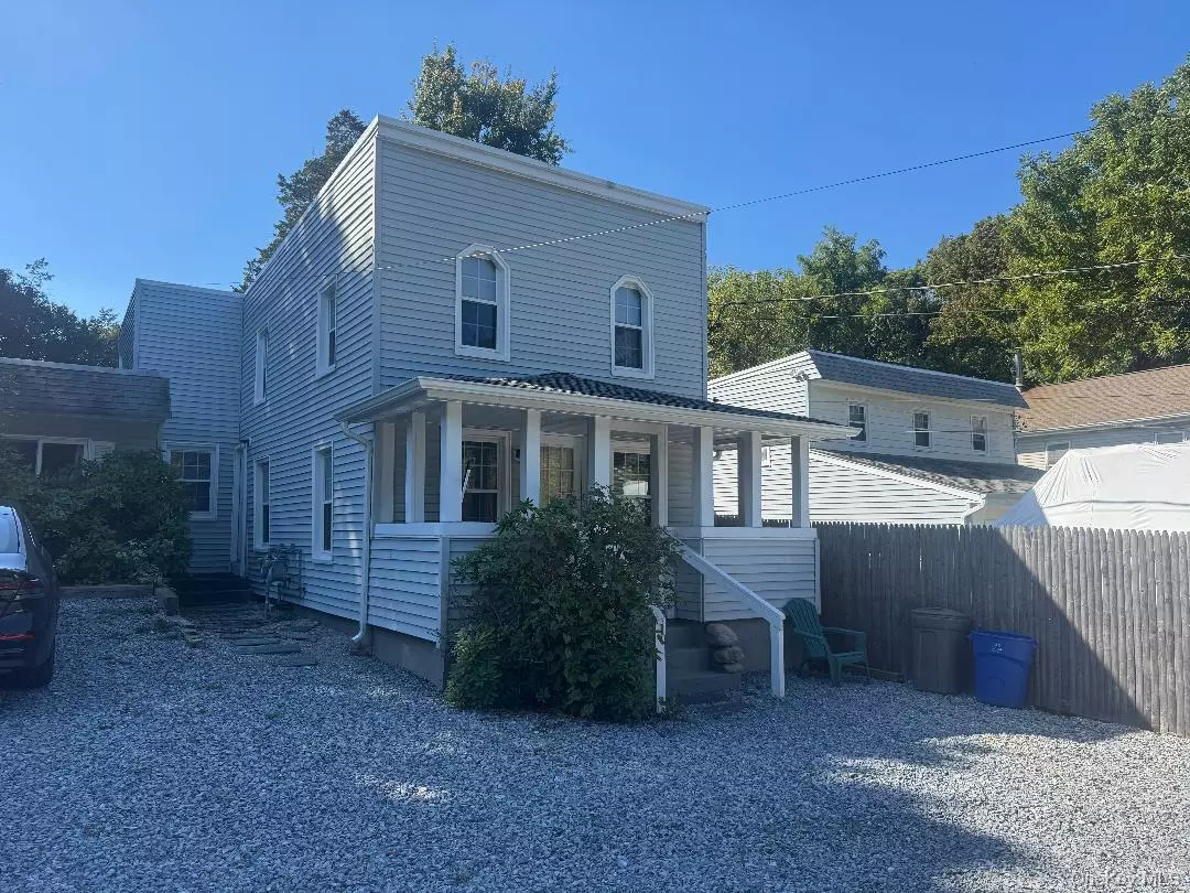 Huntington, NY 11743,725 Park AVE
