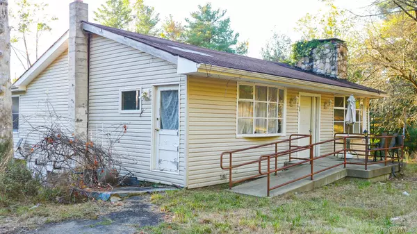 Ellenville, NY 12428,94 Mount Meenagha RD