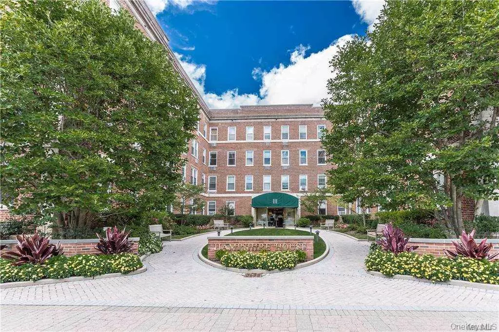 Garden City, NY 11530,111 7th ST #315