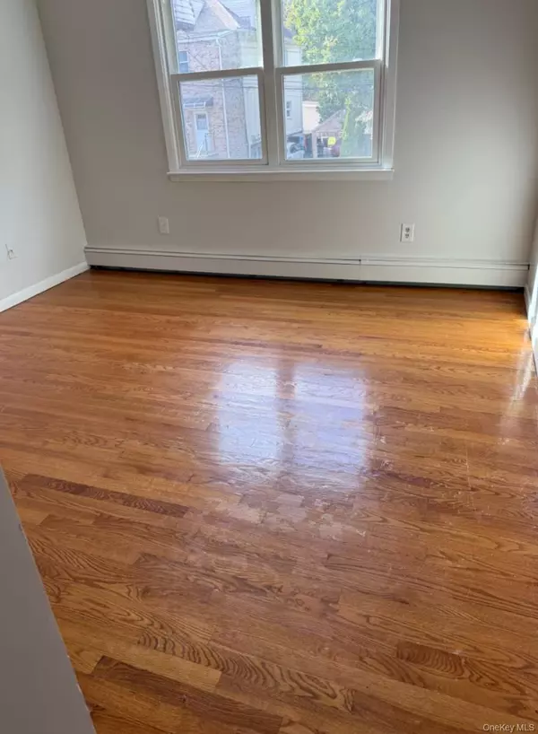 Yonkers, NY 10708,80 Slocum AVE #1