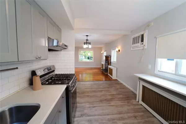 Merrick, NY 11566,1825 Alice ST