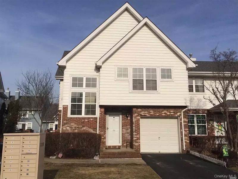23 Broadlawn DR, Central Islip, NY 11722