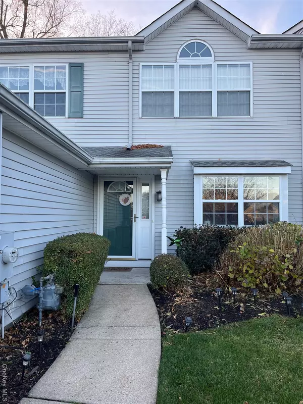 Huntington, NY 11743,12 Horizon CT