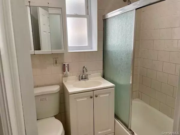 Woodside, NY 11377,32-32 60th ST