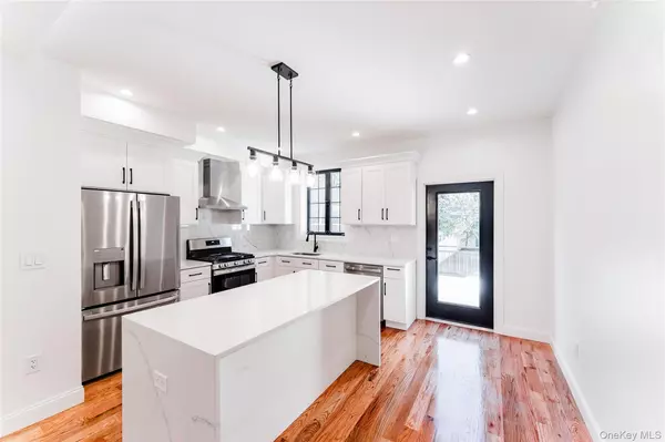 Brooklyn, NY 11235,30 Corbin PL