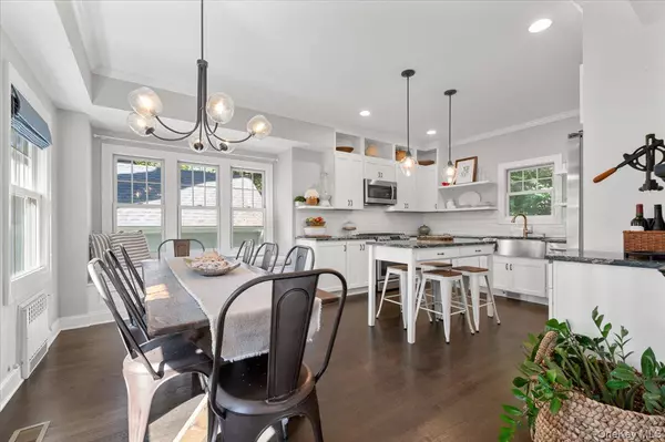 Sea Cliff, NY 11579,90 17th AVE