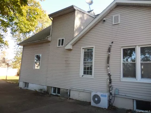 Freeport, NY 11520,55 Harris AVE