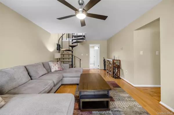 New Windsor, NY 12553,81 Blooming Grove TPKE