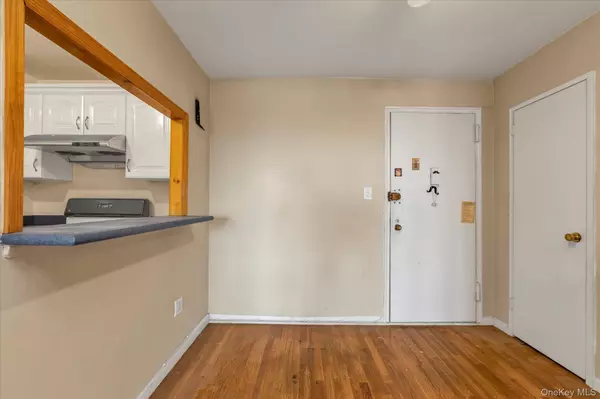 Flushing, NY 11355,134-54 Maple AVE #6M